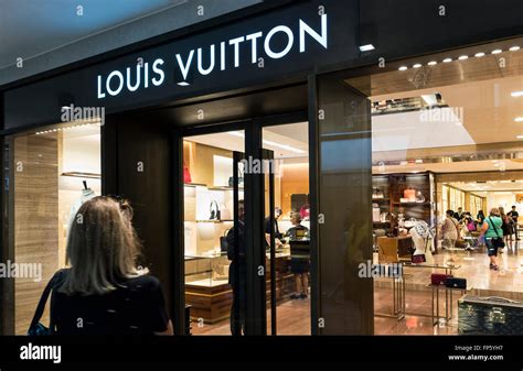 buying louis vuitton in venice|louis vuitton in venezia.